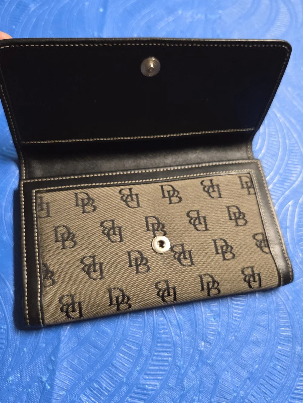 Dooney & Bourke doone burke
